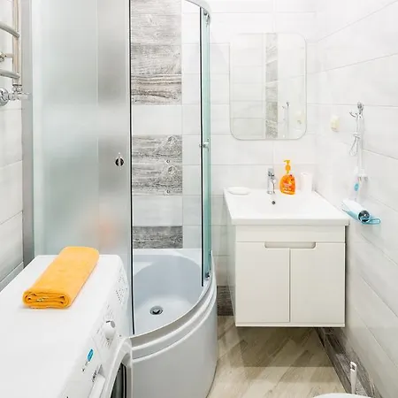 Apartment Leogrand Vip On Udatnogo 4